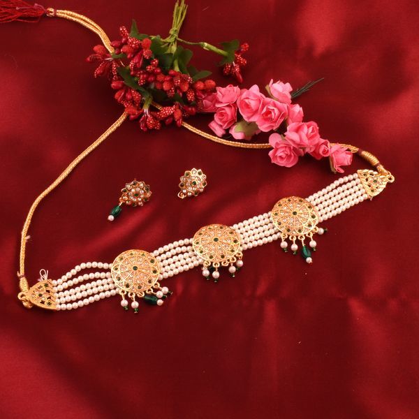 Gold necklace set store on emi